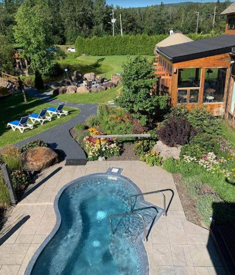 Versant Mont-Sainte-Anne Exteriör bild